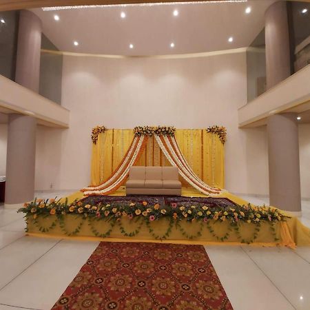 Acco Grand Hotel Lucknow Eksteriør billede