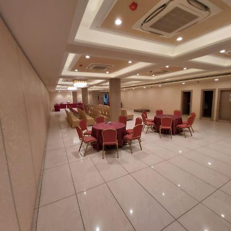 Acco Grand Hotel Lucknow Eksteriør billede