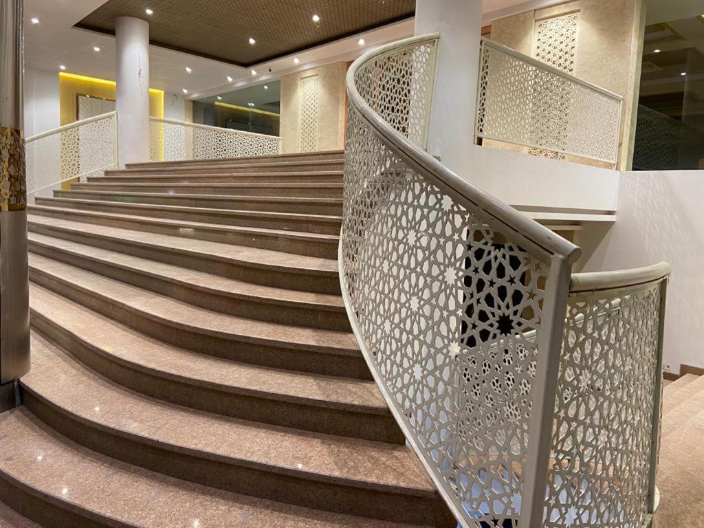 Acco Grand Hotel Lucknow Eksteriør billede