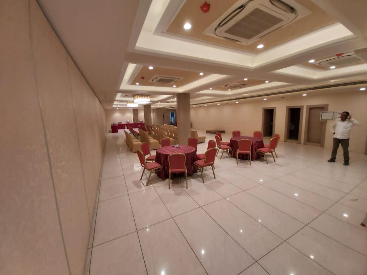 Acco Grand Hotel Lucknow Eksteriør billede